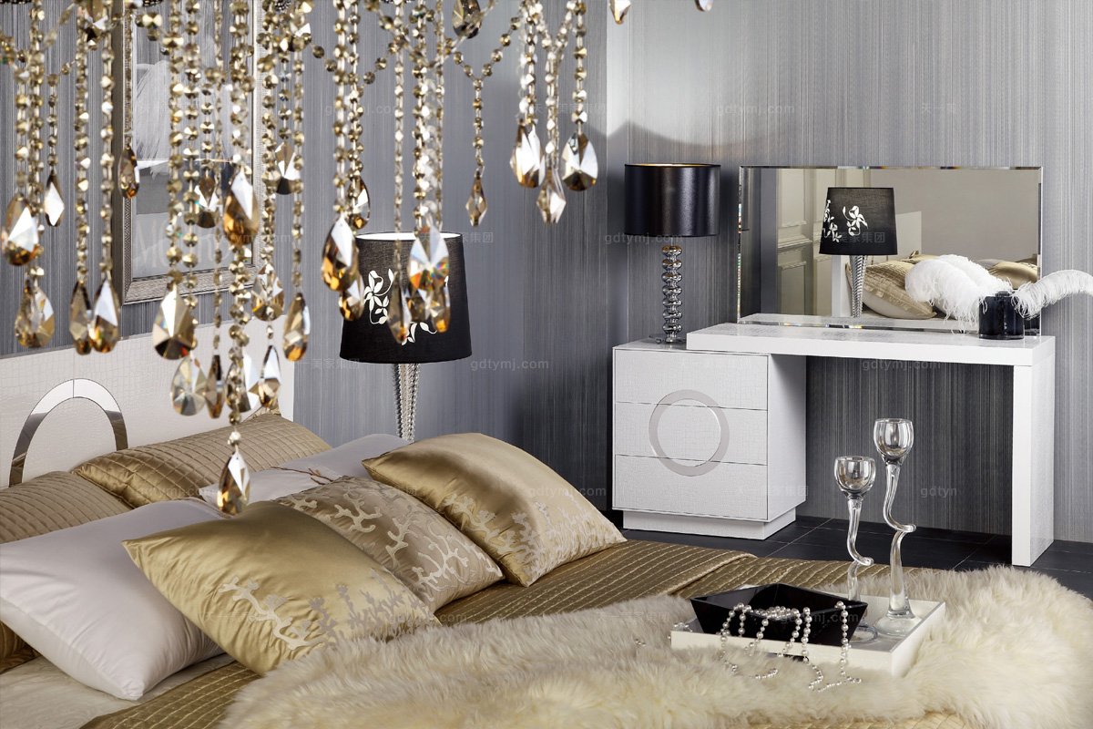 高端時尚后現代四門衣柜