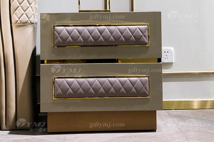 輕奢后現代家具別墅家具品牌臥室米色真皮軟包雙人大床床頭柜