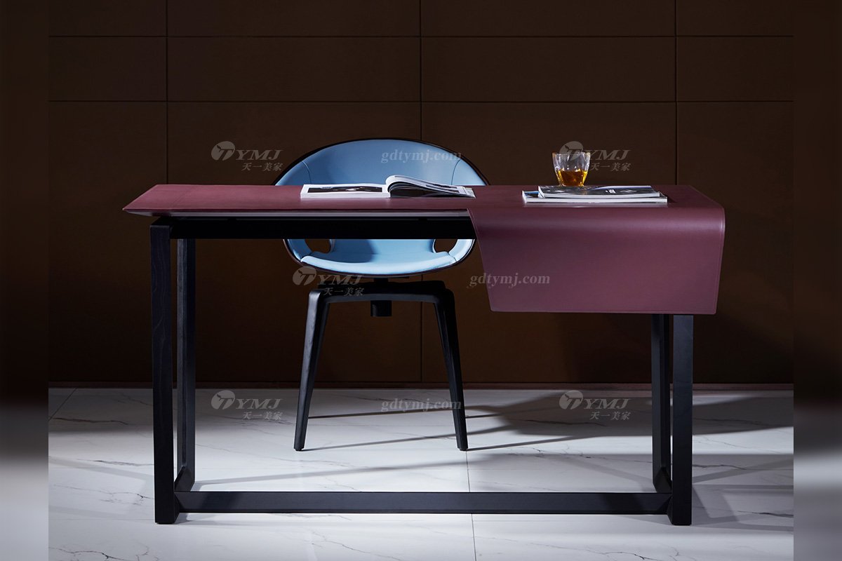 現代輕奢家具高端別墅家具品牌時尚馬鞍皮藝+進口白蠟實木書桌SZ-01書桌場景