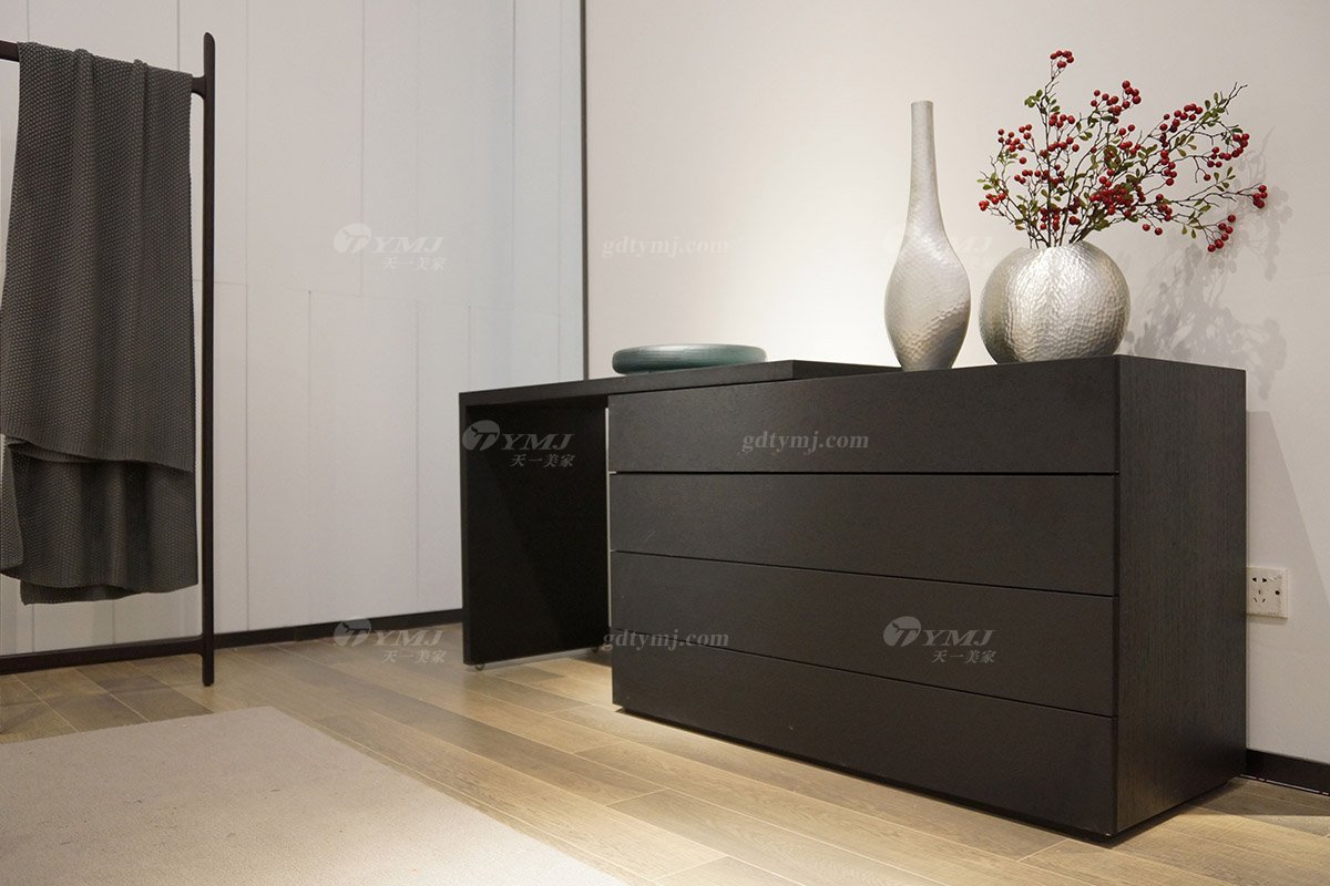 意式極簡風格高端別墅家具現代輕奢時尚客廳實木煙熏黑橡色邊柜LH1526邊柜場景