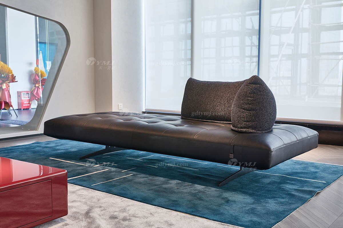 意式極簡風格家具高端別墅會所大宅時尚簡約真皮+布藝沙發F9591C三位沙發場景