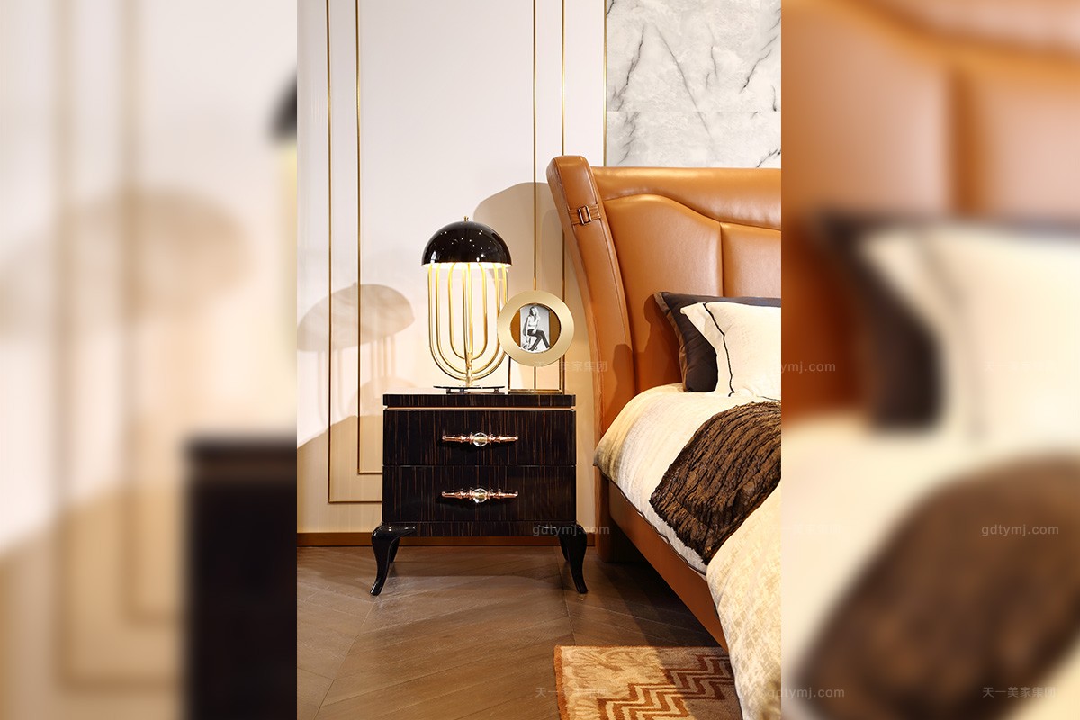 后現代輕奢品牌床頭柜